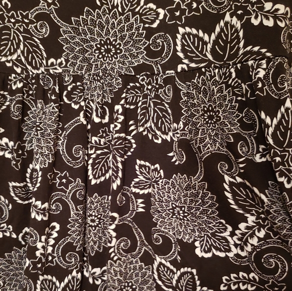 Express Womens SMALL Black and White Floral - Picture 6 of 6